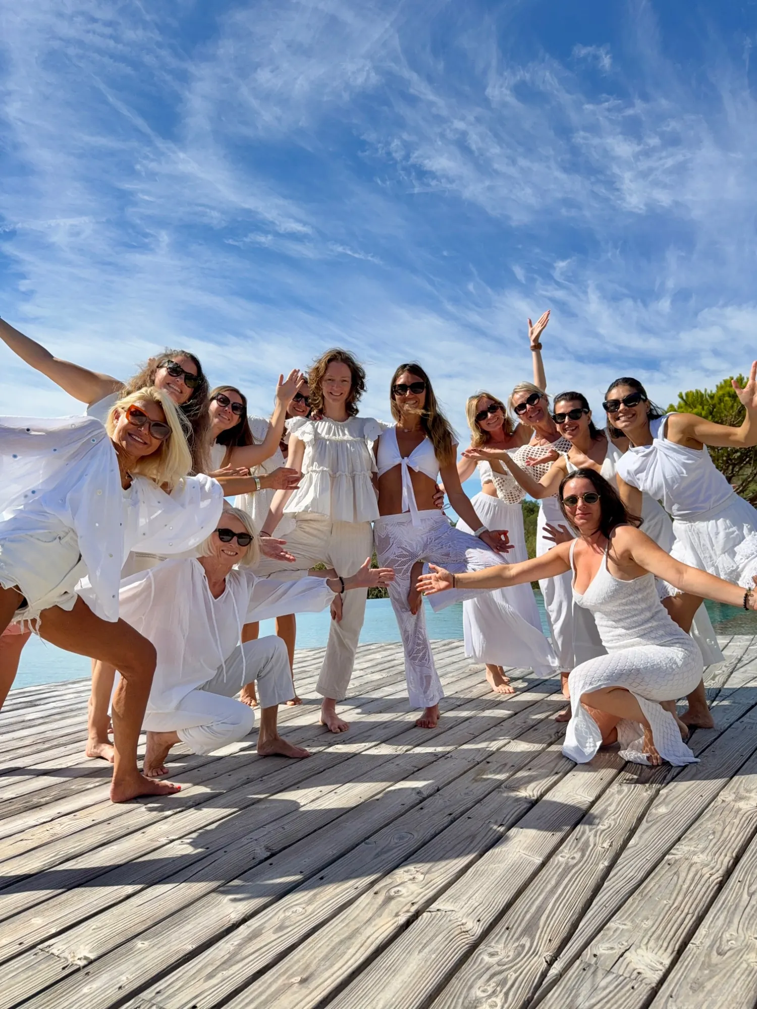 Communauté Flowaway Yoga Retreats — groupe de participantes en retraite