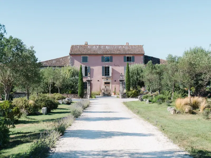 Domaine des Terres Noires — lieu de la retraite yoga The Provence Edition en Drôme Provençale